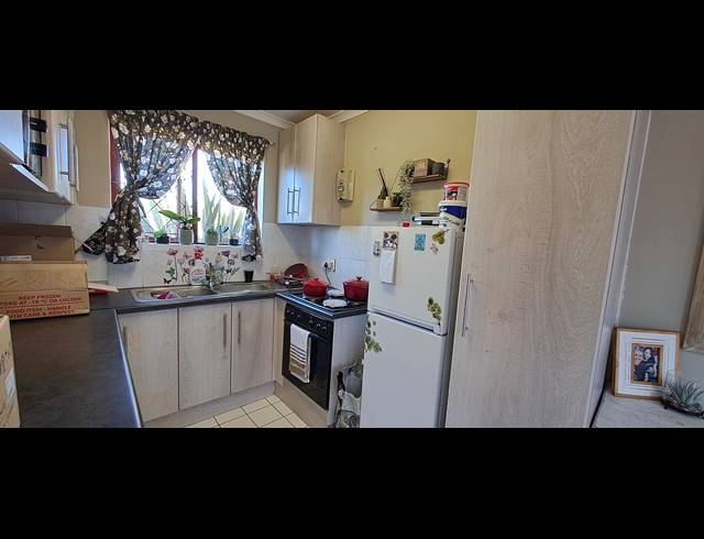2 BEDROOM TOWNHOUSE RENTED IN LORRAINE